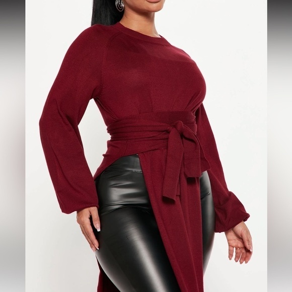 Pullover Sweater with high slit - Picture 2 of 6